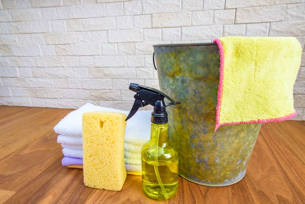 ハウスクリーニングのプロが実際に使用している道具とは?掃除法の完全マニュアルを解説